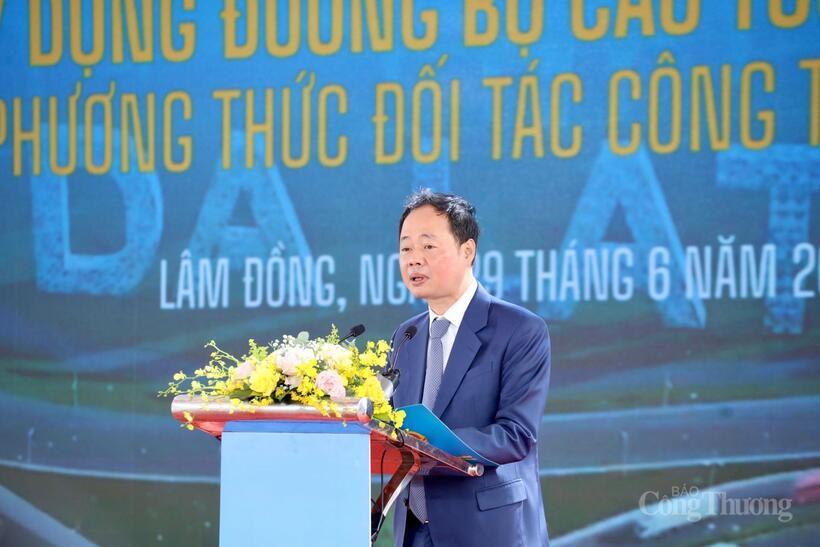 Ông Trần Hồng Thái, Chủ tịch UBND tỉnh Lâm Đồng phát biểu tại lễ khởi công. Ảnh: Lê Sơn