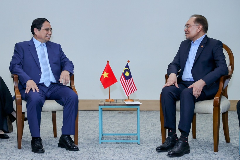 Thủ tướng Chính phủ Phạm Minh Chính đề nghị Malaysia tăng cường hợp tác chuyển đổi số, trong đó có hỗ trợ xây dựng Trung tâm dữ liệu quốc gia kết nối với Trung tâm dữ liệu của ASEAN. Ảnh: VGP/Nhật Bắc