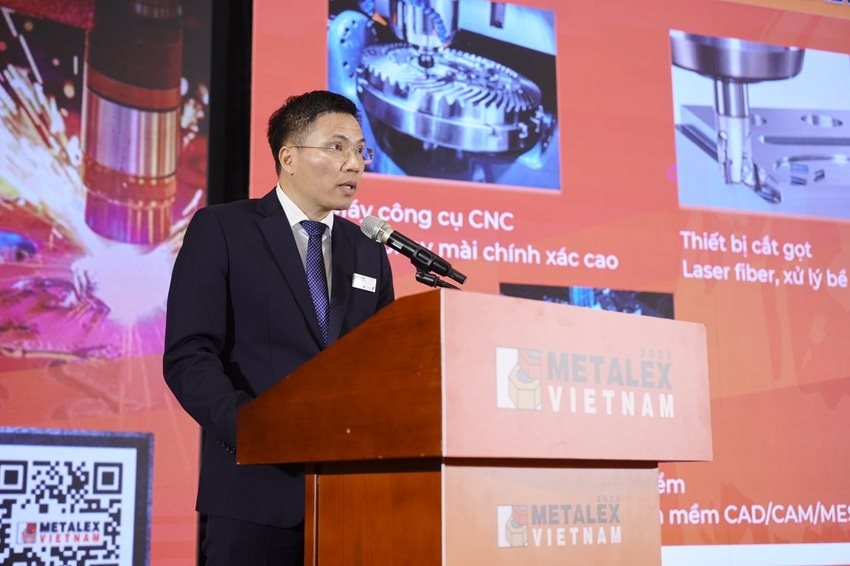 ong-tran-hong-quan-giam-doc-thuong-mai-rx-tradex-viet-nam-don-vi-to-chuc-chinh-thuc-cua-m-talks-va-metalex-vietnam-2025-phat-bieu-tai-su-kien-2.jpg