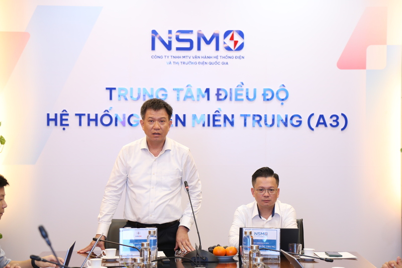 Ông Nguyễn Hữu Khánh, Phó Tổng Giám đốc Tổng công ty Điện lực miền Trung (EVNCPC) phát biểu tại hội nghị. Ảnh: Xuân Thái