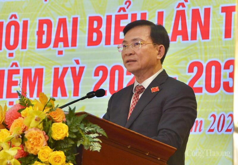 Chủ tịch UBND tỉnh Hồ Văn Mười phát biểu tại đại hội