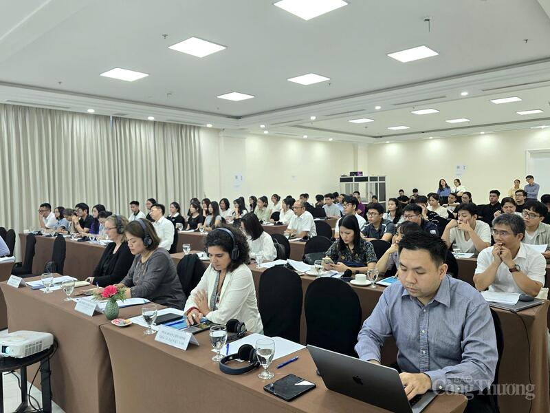 Các đại biểu tham dự Tọa đàm