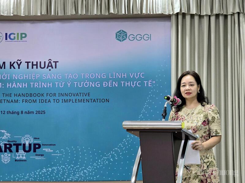 Bà Nguyễn Thị Lâm Giang - Cục trưởng Cục Đổi mới sáng tạo, Chuyển đổi xanh và Khuyến công phát biểu khai mạc