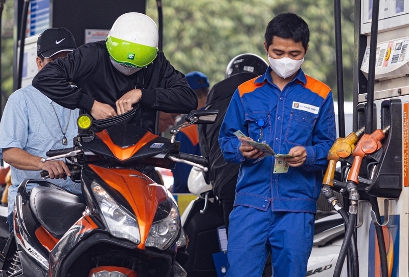 Dự báo giá xăng ngày 14/8 sẽ giảm. Ảnh: Trung Hiếu