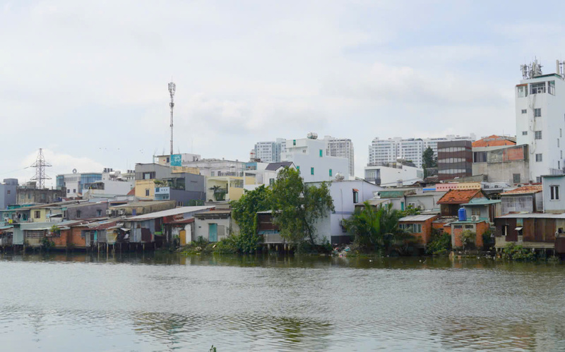 Việc khởi công dự án bờ Bắc Kênh Đôi, cải tạo môi trường, khôi phục cảnh quan “trên bến dưới thuyền”, tạo nền tảng phát triển kinh tế, du lịch và nâng chất lượng sống người dân TP. Hồ Chí Minh. Ảnh: Minh Khuê.