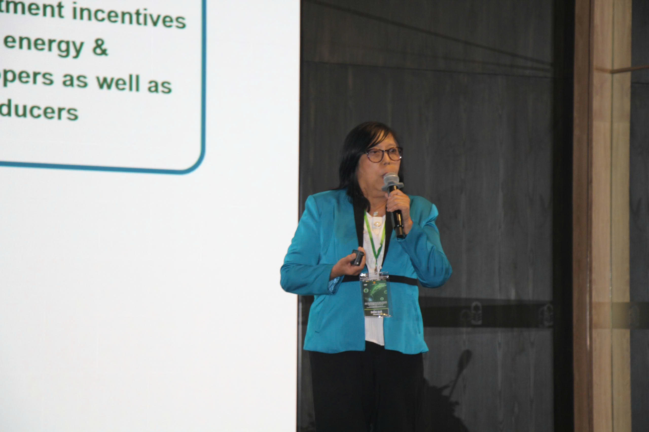 Bà Rosemarie “Maru” Gumera, cựu đại diện Ban Nhiên liệu sinh học Quốc gia Philippines, Tư vấn viên Hiệp hội Các nhà sản xuất Đường (CONFED)