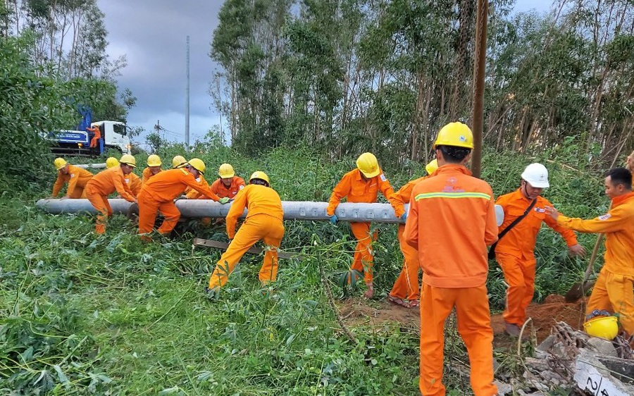 Ngành điện đang gồng mình để đảm bảo cấp điện đáp ứng nhu cầu phát triển kinh tế, xã hội.