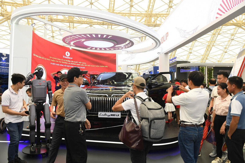 Vingroup ghi dấu ấn kiến tạo tại triển lãm "Thành tựu đất nước: 80 năm hành trình Độc lập - Tự do - Hạnh phúc".