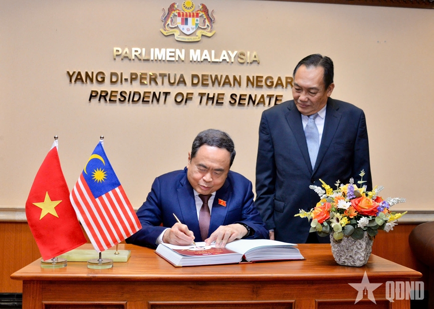 Chủ tịch Quốc hội Trần Thanh Mẫn hội đàm với Chủ tịch Thượng viện Malaysia