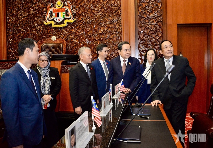 Chủ tịch Quốc hội Trần Thanh Mẫn hội đàm với Chủ tịch Thượng viện Malaysia