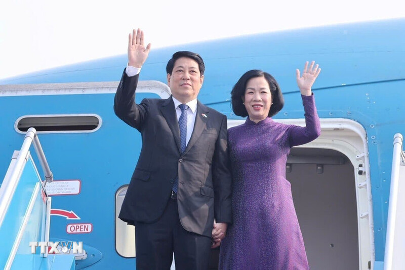 Chủ tịch nước Lương Cường và Phu nhân rời Hà Nội, lên đường dự Phiên Thảo luận chung cấp cao Đại hội đồng Liên hợp quốc Khóa 80, kết hợp hoạt động song phương tại Hoa Kỳ. Ảnh: TTXVN