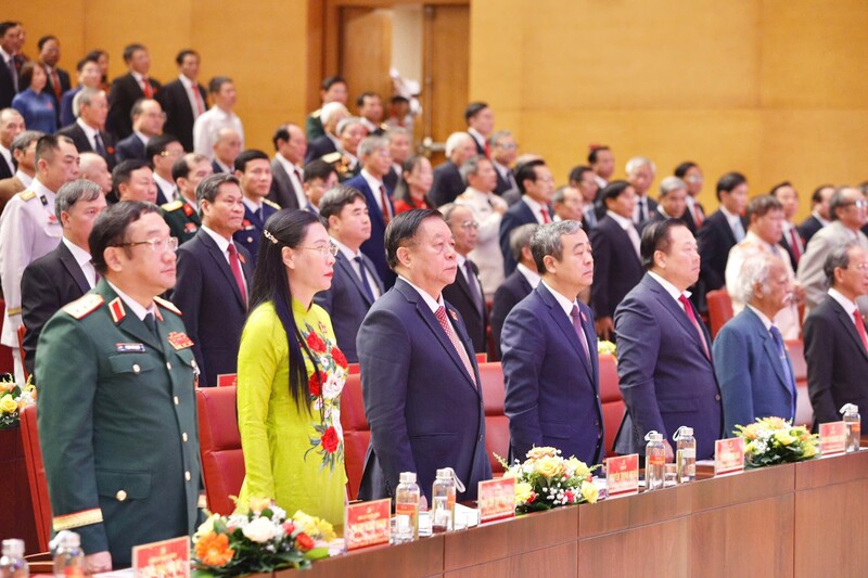 Đại hội còn có sự tham dự của các đồng chí Ủy viên Ban Chấp hành Trung ương Đảng, các đồng chí đại diện các ban, bộ, ngành Trung ương.