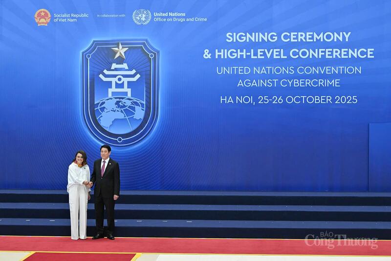 Chủ tịch nước Lương Cường cùng lãnh đạo cấp cao các nước, các tổ chức khu vực và quốc tế