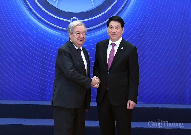 Chủ tịch nước Lương Cường và Tổng Thư ký Liên Hợp Quốc Antonio Guterres tại Lễ mở ký Công ước Hà Nội trong sáng 25/10
