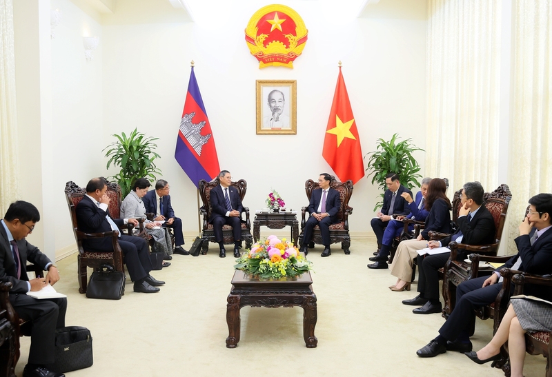 Phó Thủ tướng đề nghị Campuchia tiếp tục phối hợp chặt chẽ với Việt Nam, các nước Tiểu vùng sông Mekong và ASEAN trong lĩnh vực an ninh mạng và phòng chống tội phạm. Ảnh: VGP/Hải Minh