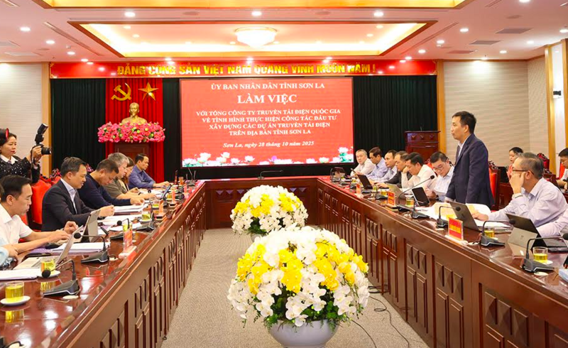 Toàn cảnh cuộc họp giữa UBND tỉnh Sơn La và EVNNPT
