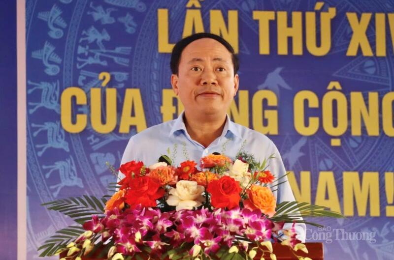 Chủ tịch UBND tỉnh Phạm Anh Tuấn phát biểu tại buổi lễ.