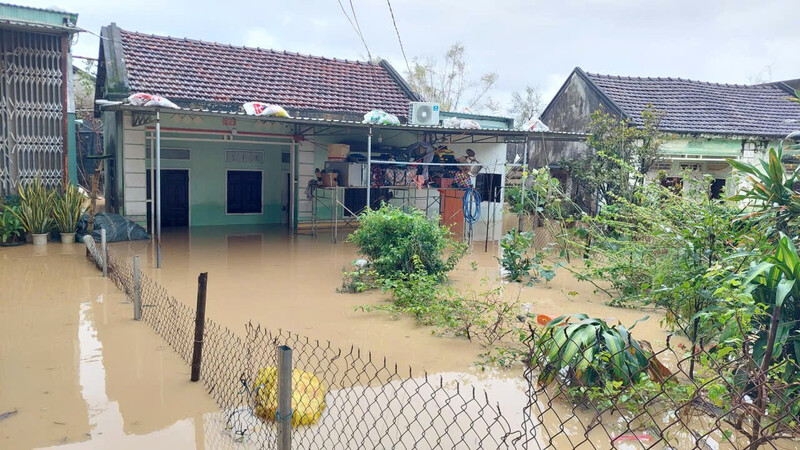 Nhà của người dân ở phường Quy Nhơn Bắc (tỉnh Gia Lai) bị ngập. Ảnh: Trương Định