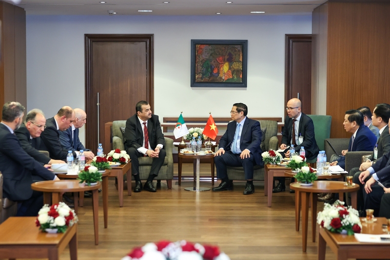 Thủ tướng Chính phủ Phạm Minh Chính tiếp Bộ trưởng Dầu khí và Mỏ Algeria.