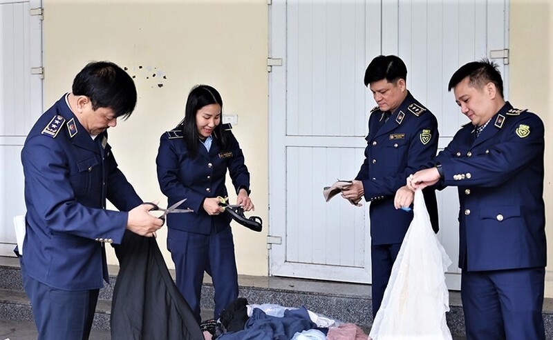 Hà Tĩnh: Tiêu hủy gần 20.000 sản phẩm hàng hóa vi phạm - 1