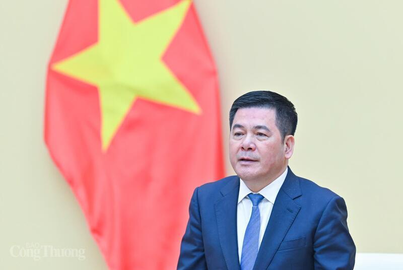 Bộ trưởng Nguyễn Hồng Diên phát biểu chỉ đạo tại hội nghị.