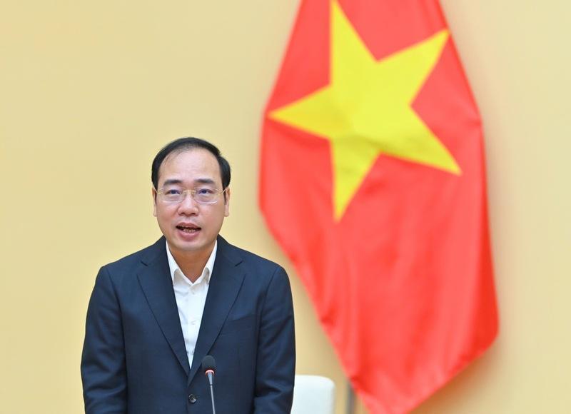 Vụ trưởng Vụ Tổ chức cán bộ (Bộ Công Thương) công bố các quyết định về công tác cán bộ.