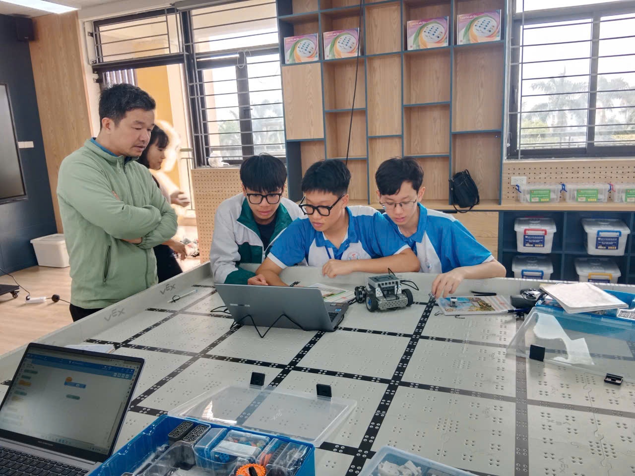 STEM Innovation Petrovietnam tạo nền tảng bền vững cho nguồn nhân lực khoa học - công nghệ STEM Innovation Petrovietnam tạo nền tảng bền vững cho nguồn nhân lực khoa học - công nghệ