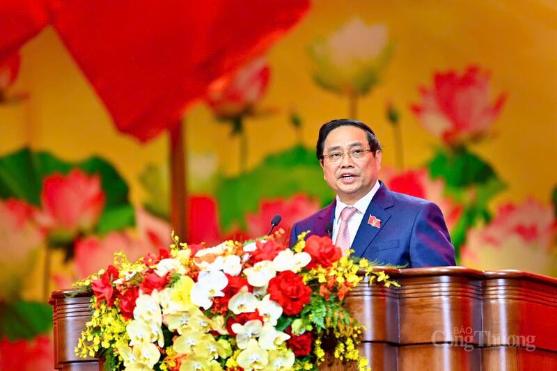 Thủ tướng Phạm Minh Chính, Chủ tịch Hội đồng Thi đua - Khen thưởng Trung ương phát biểu khai mạc Đại hội Thi đua yêu nước toàn quốc lần thứ XI. Ảnh: Nam Nguyễn