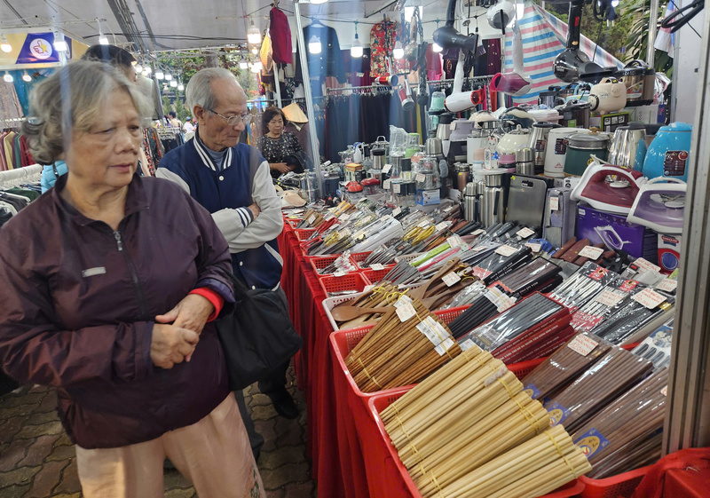 Hội chợ hàng hóa người tiêu dùng ưa thích năm 2025 với đa dạng sản phẩm, từ nông sản, đặc sản vùng miền đến đồ dùng thiết yếu. Ảnh: ĐK