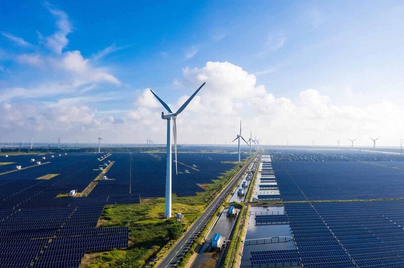 Nghị quyết 70 của Bộ Chính trị được xác định là nền tảng chiến lược, đòi hỏi các giải pháp đồng bộ về thể chế, vốn và hạ tầng để bảo đảm an ninh năng lượng. Ảnh minh hoạ