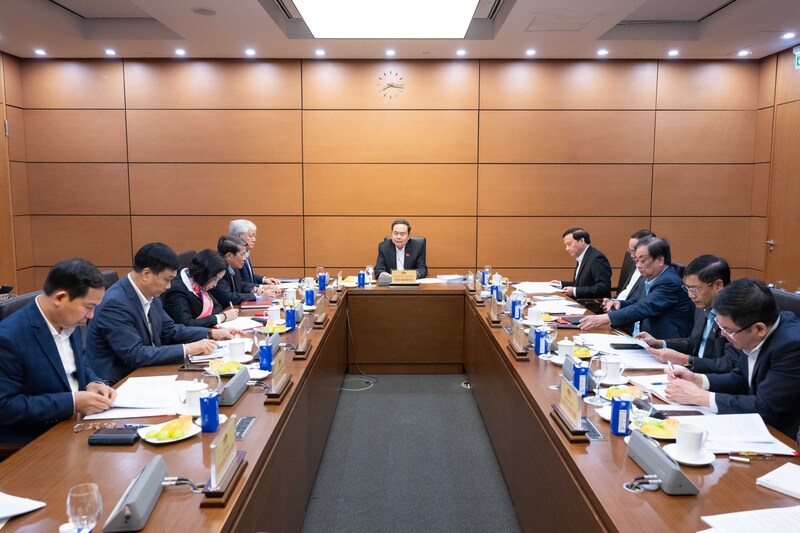 Chủ tịch Quốc hội Trần Thanh Mẫn chủ trì cuộc họp giao ban lãnh đạo tháng 2