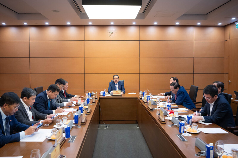 Quang cảnh cuộc họp. Ảnh: VPQH