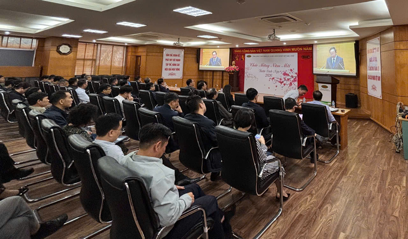 Đảng bộ Cơ quan Tổng Công ty Máy động lực và Máy nông nghiệp Việt Nam tham dự hội nghị theo hình thức trực tuyến.