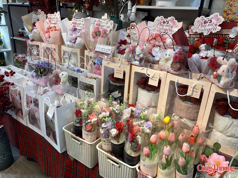 Các combo set quà tặng được khách hàng trẻ ưa chuộng dịp 8/3.