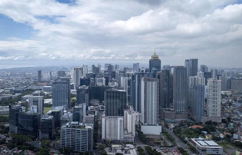 Tại Philippines, nhiều đơn vị chính quyền địa phương ở khu vực Metro Manila đã bắt đầu triển khai tuần làm việc 4 ngày để tiết kiệm năng lượng. Ảnh minh hoạ: Inquirer