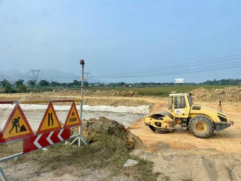 Thủ tướng yêu cầu tăng cường các giải pháp quản lý, bình ổn giá nhiên liệu, nguyên liệu, vật liệu xây dựng;... các công trình, dự án quan trọng quốc gia, trọng điểm ngành Giao thông vận tải. Ảnh minh họa