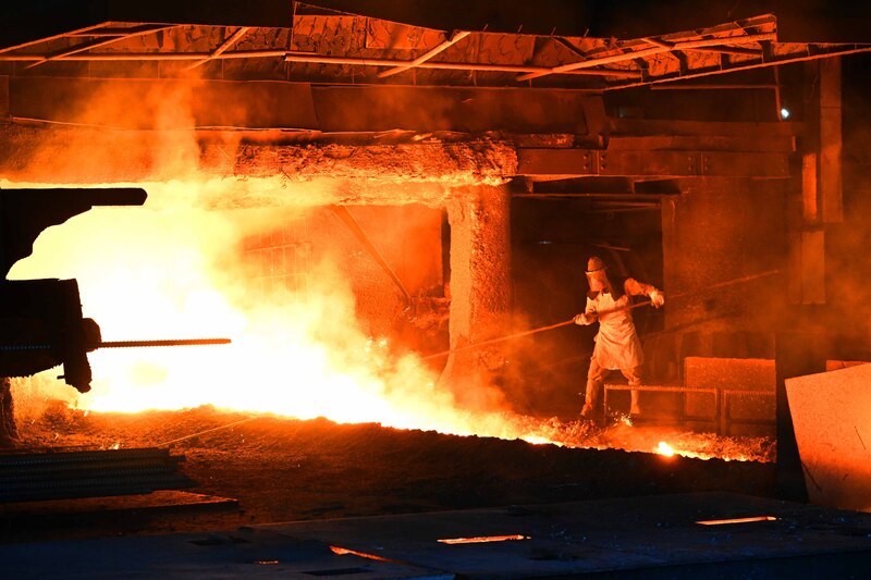 Các doanh nghiệp lớn trong các ngành tiêu thụ nhiều năng lượng cần đầu tư công nghệ để tiết kiệm điện.