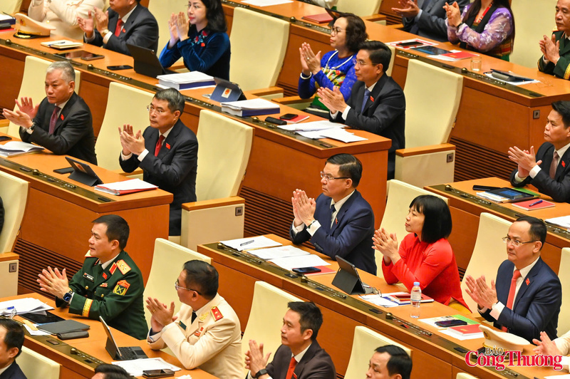 Chủ tịch Quốc hội Trần Thanh Mẫn cho biết, Quốc hội khóa XVI sẽ tiếp tục kế thừa, phát huy thành quả của các nhiệm kỳ trước. Với trí tuệ, bản lĩnh chính trị vững vàng, khát vọng đổi mới và tinh thần phục vụ nhân dân, Quốc hội sẽ tiếp tục nỗ lực phấn đấu, xứng đáng là Quốc hội của nhân dân, do nhân dân, vì nhân dân, thực sự là cơ quan đại biểu cao nhất của nhân dân, cơ quan quyền lực nhà nước cao nhất.