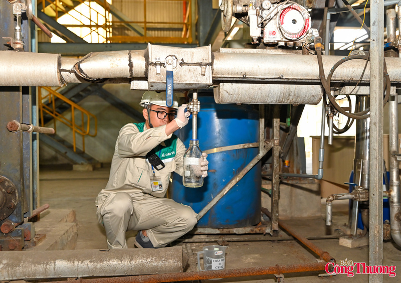 Các giải pháp tập trung vào nâng cao hiệu suất tách, cải tiến enzyme, tăng công suất chưng cất, qua đó có thể giúp sản lượng tăng thêm 10-20%, thậm chí cao hơn ở một số công đoạn. Định hướng kinh tế tuần hoàn cũng được thể hiện rõ khi 100% nước thải và bã sắn được nghiên cứu chuyển hóa thành các sản phẩm có giá trị cao hơn. Bên cạnh đó, việc gia tăng thu hồi CO2, cải tiến hệ thống tuyến ống xuất sản phẩm trực tiếp và đăng ký tín chỉ carbon cho toàn bộ dây chuyền sản xuất được kỳ vọng sẽ nâng cao hiệu quả tổng thể, giảm chi phí và tăng sức cạnh tranh cho ethanol sản xuất trong nước.