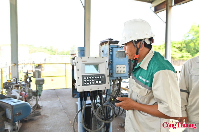 Việc đưa Nhà máy nhiên liệu sinh học Bio-Ethanol Dung Quất vào vận hành ổn định, từng bước nâng công suất và thay thế nguồn nhập khẩu là yêu cầu cấp thiết. Khi chủ động được nguồn cung ethanol trong nước, không chỉ giúp giảm áp lực nhập khẩu mà còn còn góp phần bình ổn giá xăng sinh học, nâng cao năng lực tự chủ năng lượng quốc gia.