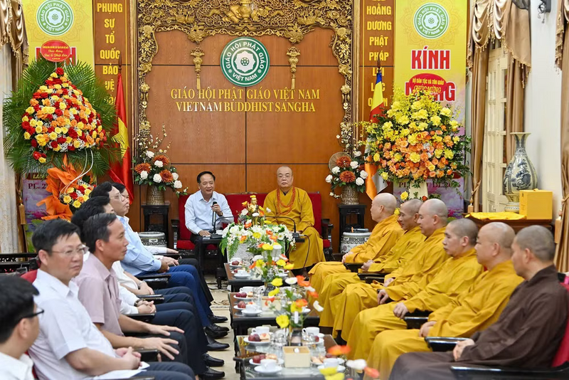 Toàn cảnh buổi thăm, chúc mừng. Ảnh: Thuỷ Nguyên