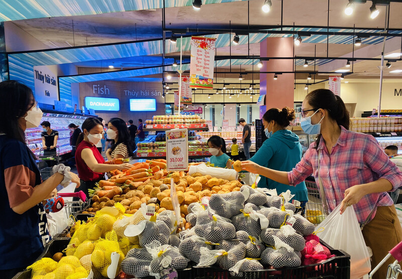 Chính phủ đặt mục tiêu tổng mức bán lẻ hàng hóa và doanh thu dịch vụ tiêu dùng năm 2026 tăng từ 13 - 15%, riêng Hà Nội phấn đấu tăng 13,2%. Ảnh minh họa