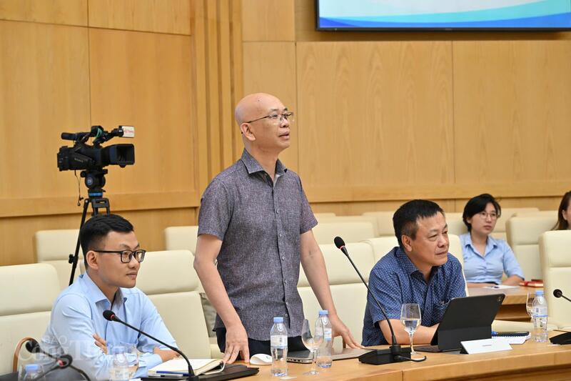 Phó Cục trưởng Cục Xuất nhập khẩu Trần Thanh Hải nêu ý kiến tại hội nghị. Ảnh: Cấn Dũng