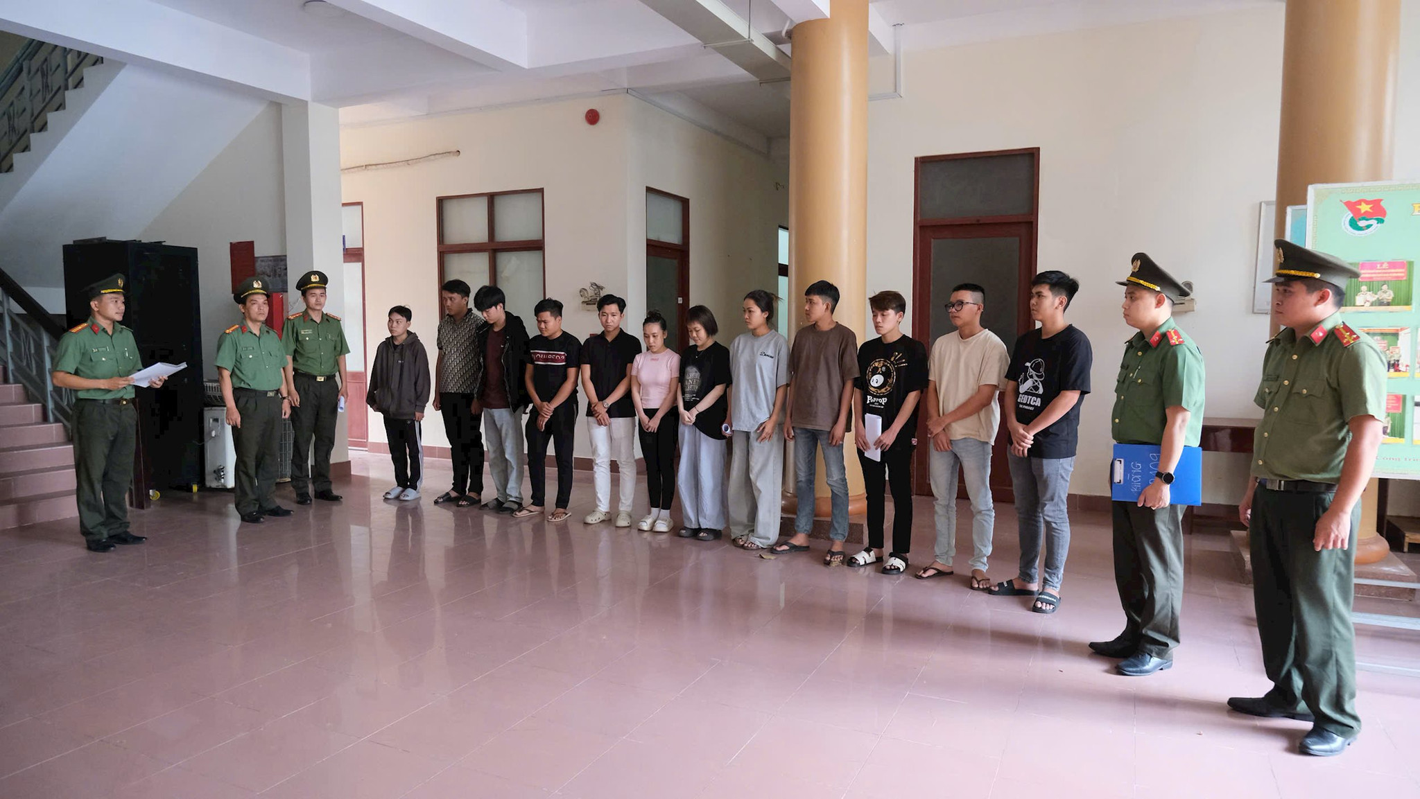 dieu-tra-vien-co-quan-an-ninh-dieu-tra-tong-dat-cac-quyet-dinh.jpg