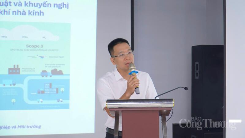 Ông Nguyễn Tiến Hải, Giám đốc kỹ thuật Công ty Cổ phần Tư vấn Năng lượng và Môi trường (VNEEC) chia sẻ tại Hội thảo. Ảnh: Châu Anh