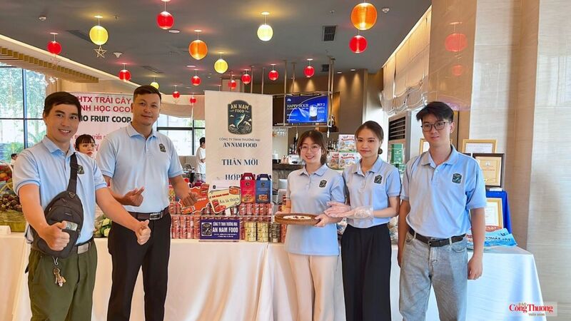 Thời gian tới Sở Công Thương sẽ tiếp tục đồng hành cùng doanh nghiệp trong các hoạt động xúc tiến thương mại, mở rộng kênh phân phối và tăng cường quảng bá sản phẩm tại các hội nghị, hội thảo, sự kiện chuyên ngành trong và ngoài nước, góp phần nâng cao sức cạnh tranh và giá trị thương hiệu của sản phẩm Cần Thơ.