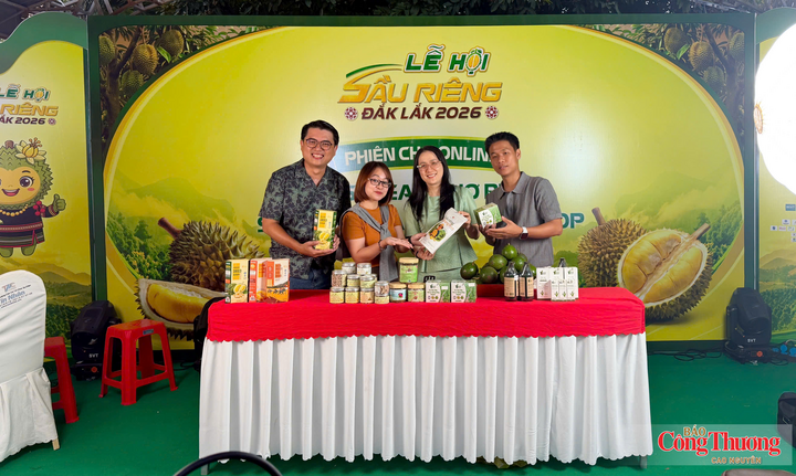 Phiên chợ Online tại Khu trưng bày sản phẩm tỉnh Đắk Lắk đã tổ chức nhiều phiên livestream bán hàng.