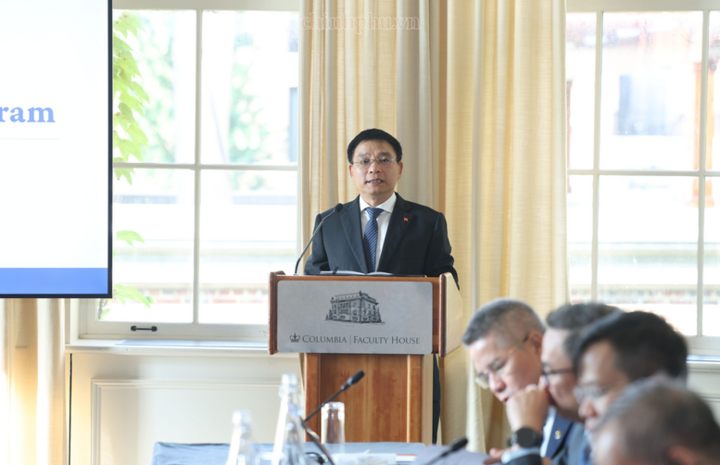 Phó Thủ tướng Nguyễn Văn Thắng phát biểu khai mạc Chương trình Lãnh đạo Việt Nam (VLP) 2026 tại Đại học Columbia, New York, Hoa Kỳ - Ảnh: chinhphu.vn/Đức Tuân