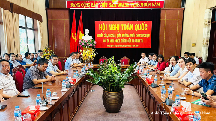 Đảng bộ Tổng Công ty Giấy Việt Nam học tập, quán triệt một số Nghị quyết, Chỉ thị của Bộ Chính trị.