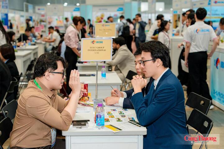 Các hoạt động kết nối tại VIS 2026 tạo cơ hội để doanh nghiệp Việt Nam trực tiếp gặp gỡ, trao đổi và từng bước thiết lập quan hệ hợp tác với các nhà thu mua, đối tác đến từ UAE và Trung Đông